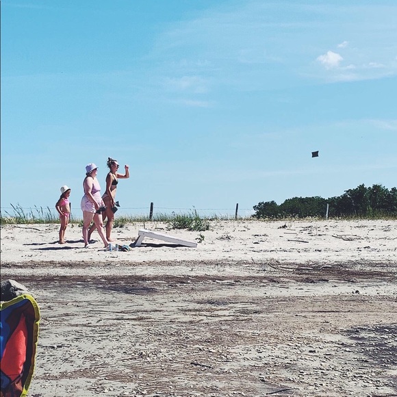 Meet your Posher, Tori - Picture 1 of 1